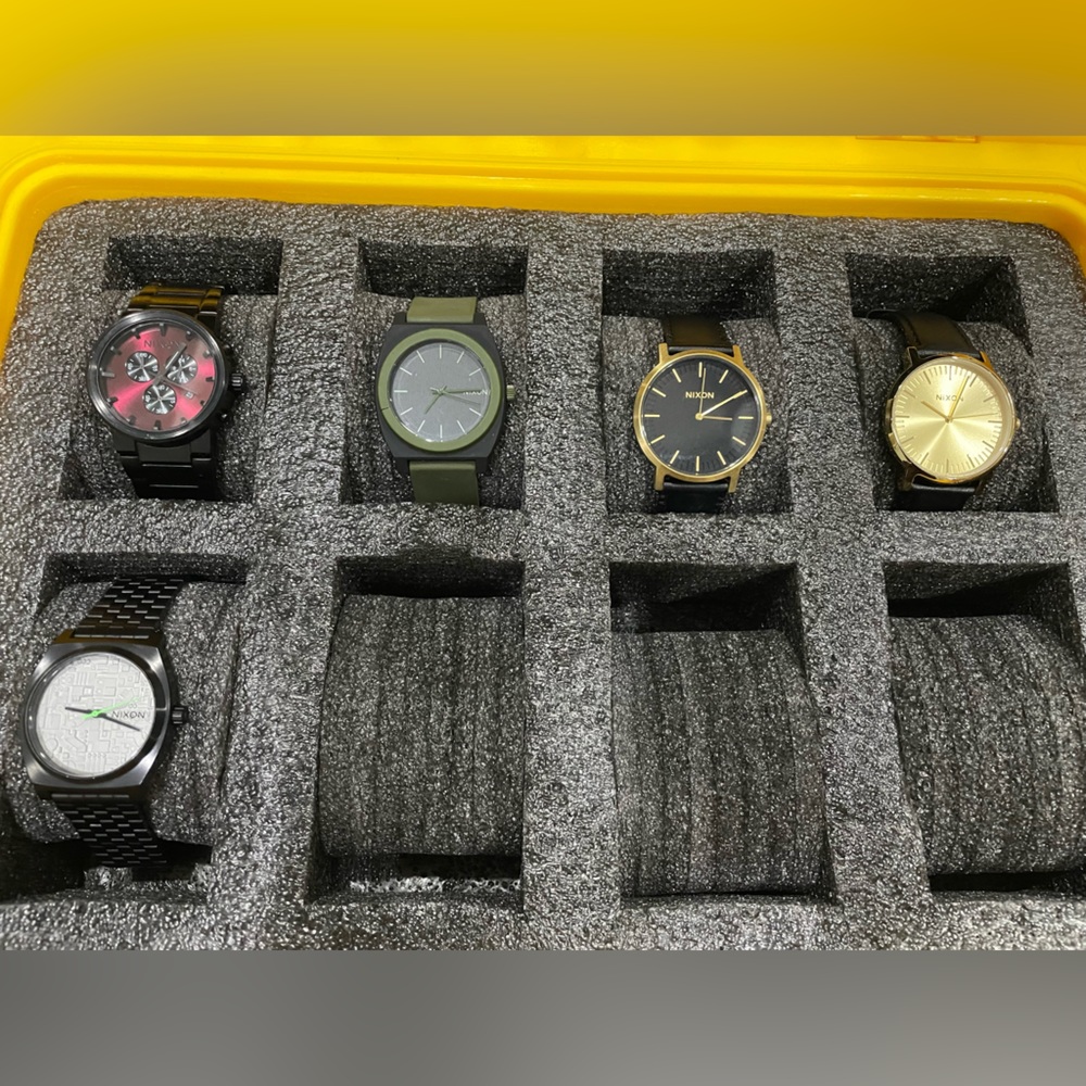5 Nixon watches with briefcase watch holder